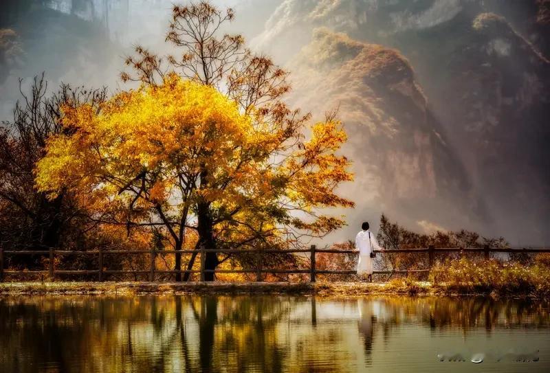 上联：“看淡人生聚散”。
“看淡”对应“悟透”，都是一种对事物的认知态度；“人生