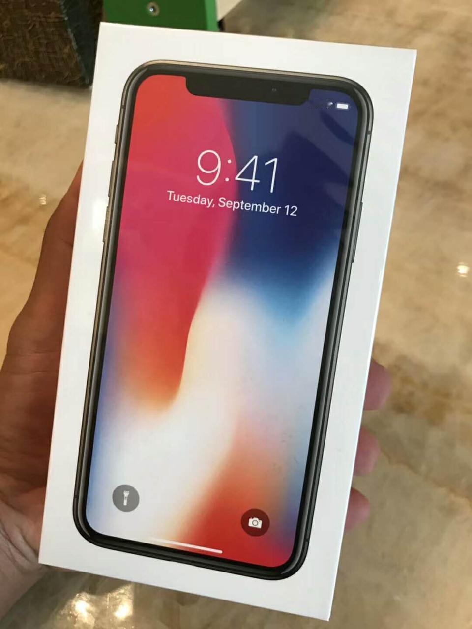 今天iphone X 开售，全世界都在排队买，手机这一块，你比较中意哪一款？
