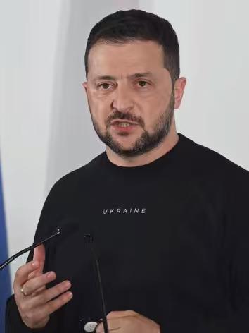 乌克兰总统泽连斯基28日在一份视频声明中宣布，他已收到来自耶鲁马克总统府长官的辞