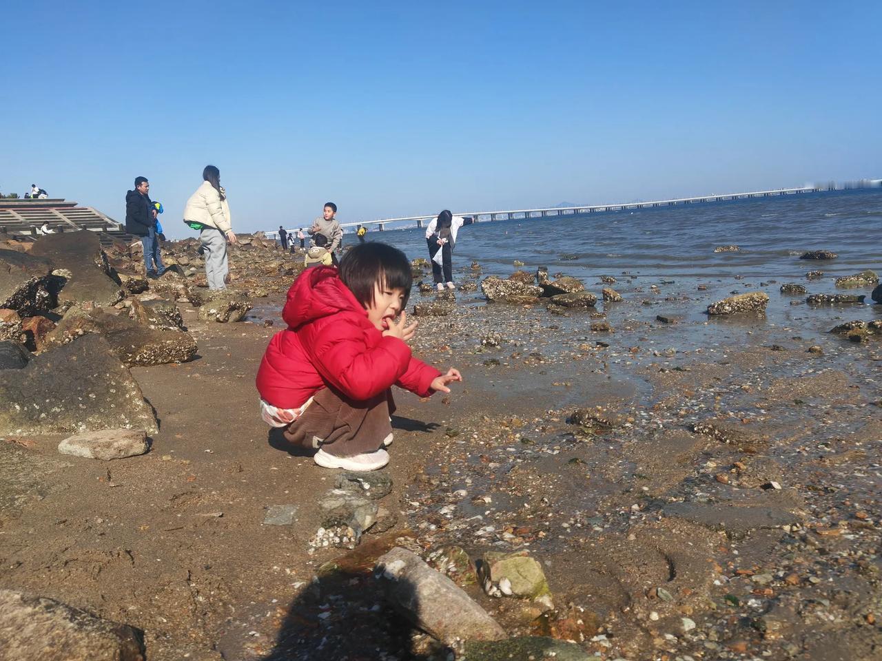 东海踏潮汐。你觉得这个下联如何，赐教！