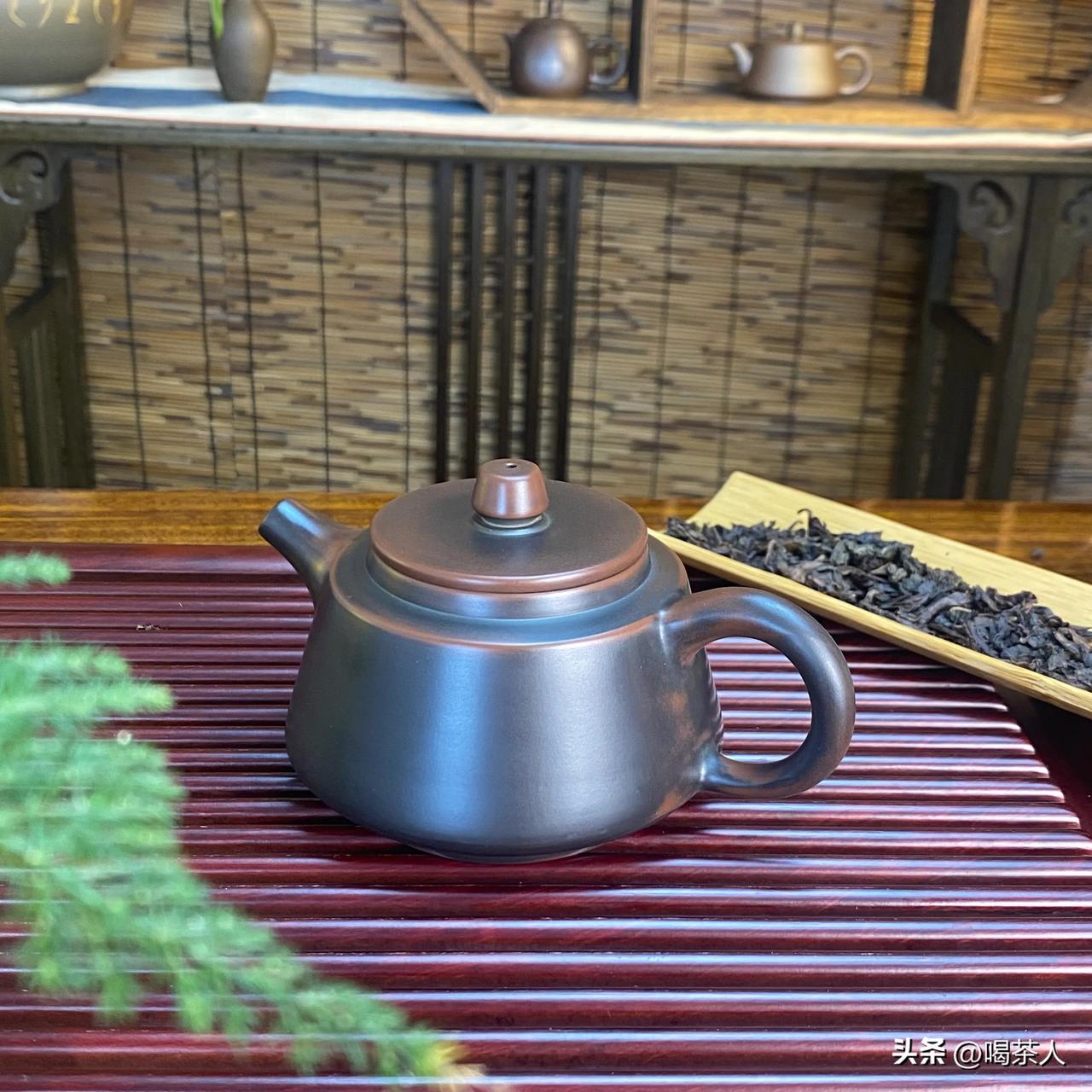 品茶，品人生🍵🍃
在一杯茶的沉浮间，体会人生的起落。茶叶的舒展，如同生命的展