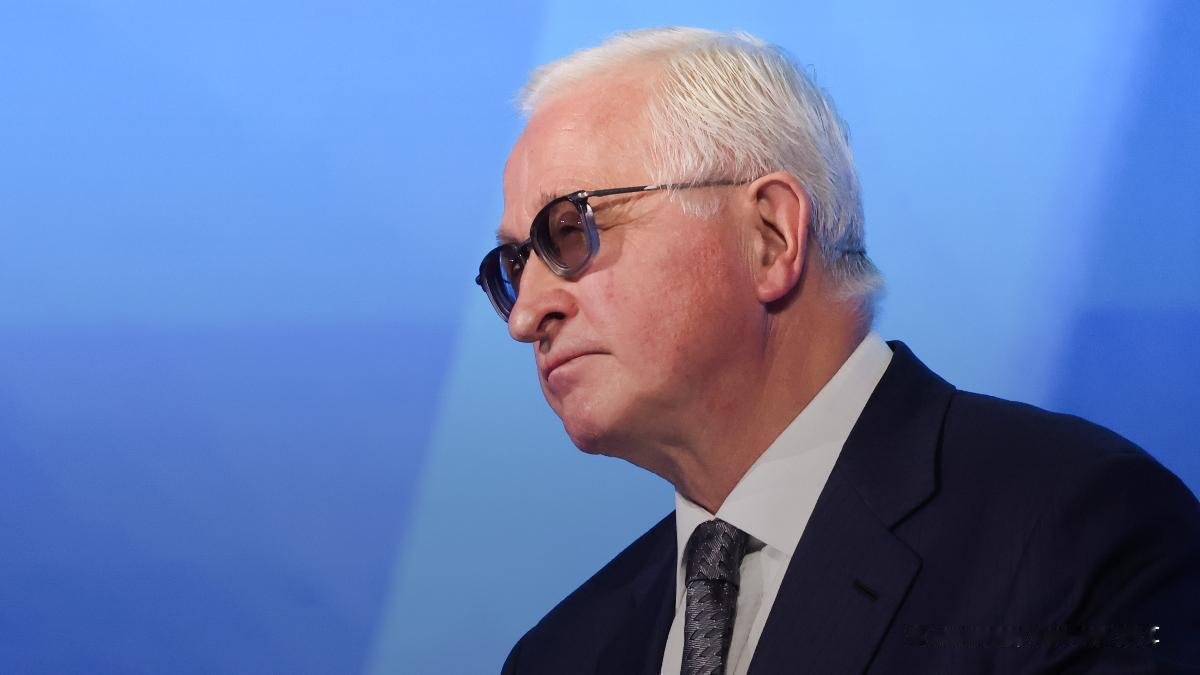 俄罗斯央行将以每次50个基点的“小步”节奏持续降息，计划到2026年底将关键利率