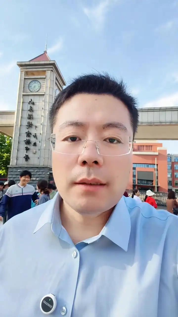 高考数学难度一手信息。
高考数学难度的第一手信息出来了，有同学反应说挺难的，也有