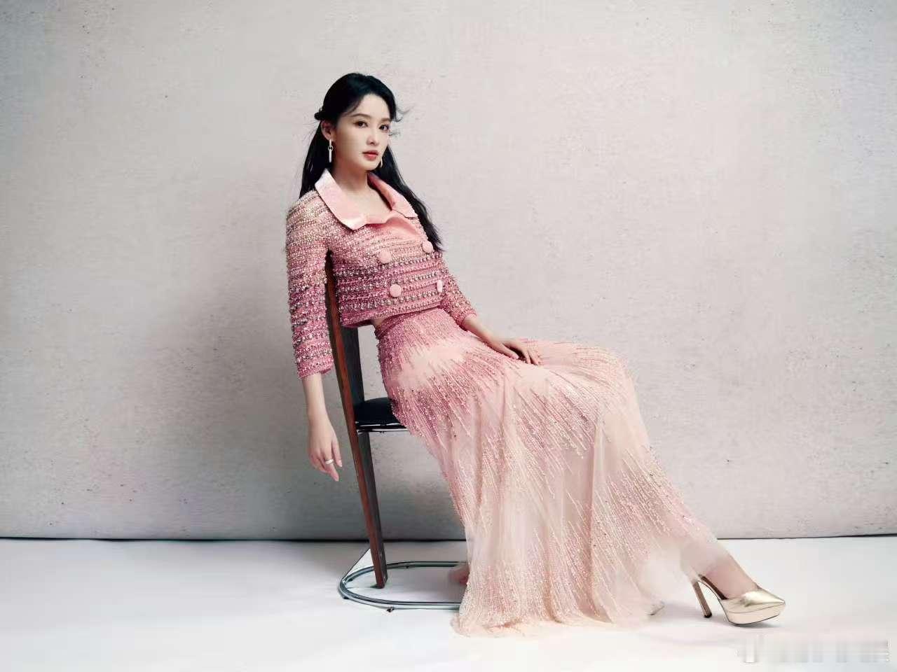 李沁粉色高定李沁GH高定李沁GH高定，哇哦，[爱你] ​​​