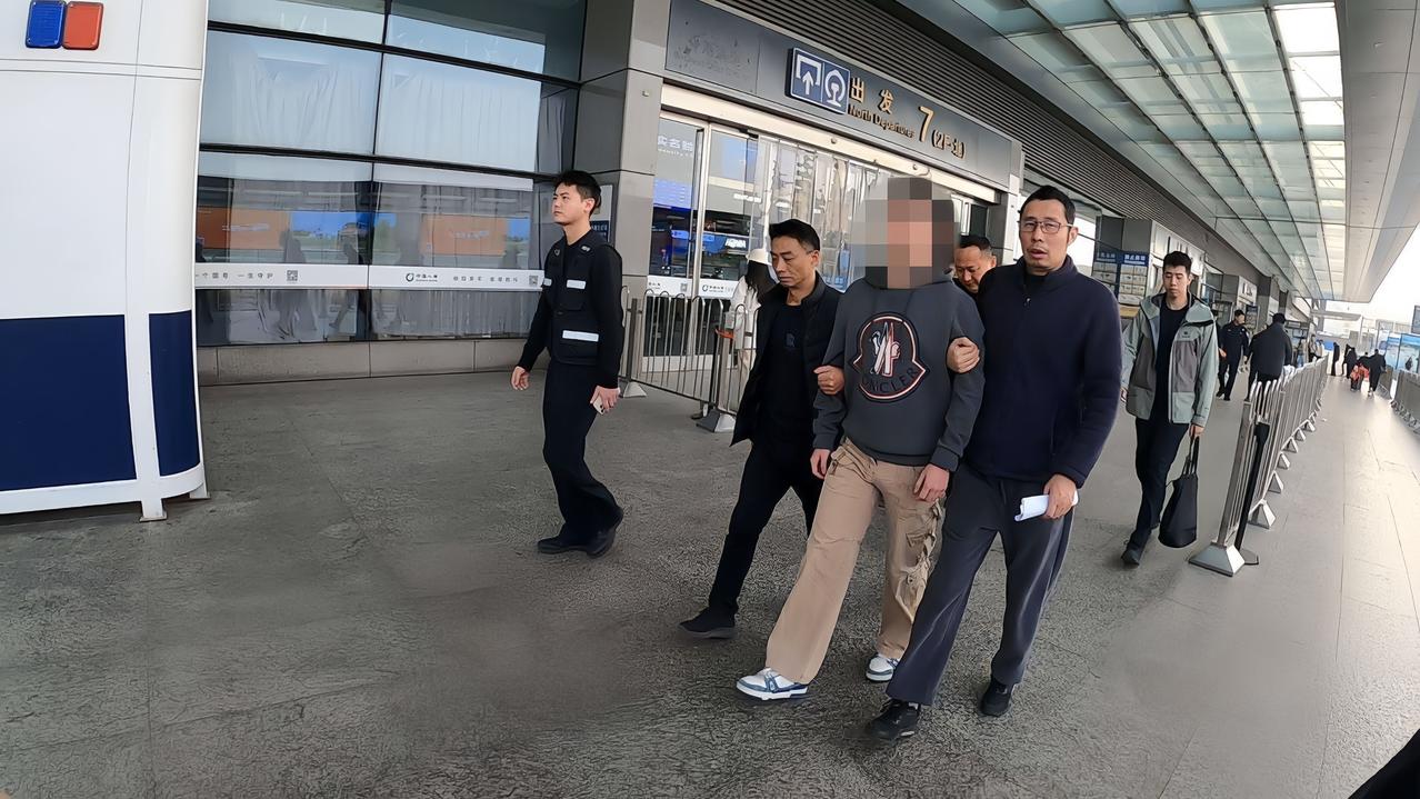 就在近期，关于“无人机黑飞50余次，男子被拘”这个新闻似乎上了热搜，内容大概是近