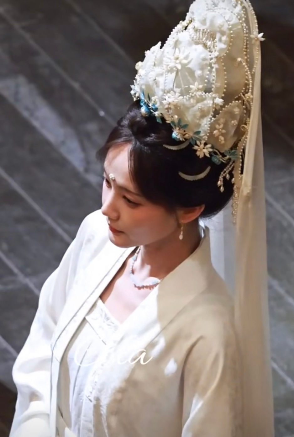 李一桐《金枝》陈雀儿路透，白衣清冷神女既视感！ 