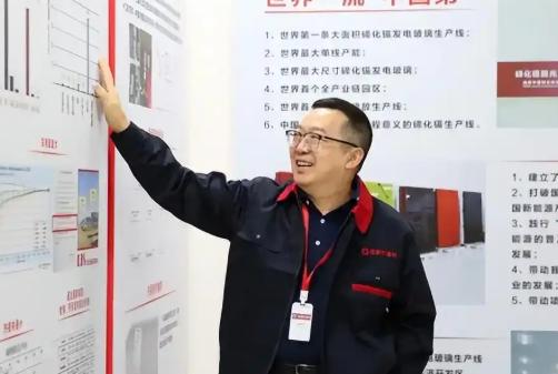 美国慌了！中国出现第二个钱学森！谁料，为了阻止他登机回国，千方百计的提出各种荒谬