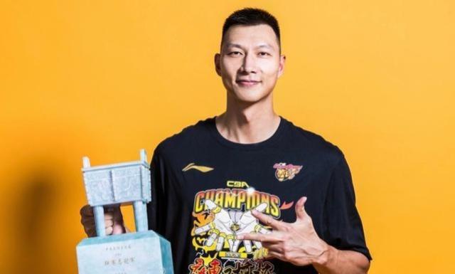 易建联退役

伟大无需多言，相信阿联一定会是很多人心中的GOAT，可惜中国只有一