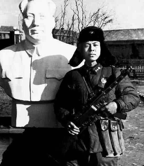 今天是雷锋同志的生日。雷锋同志，原名雷正兴，公元1940年12月18日出生于湖南