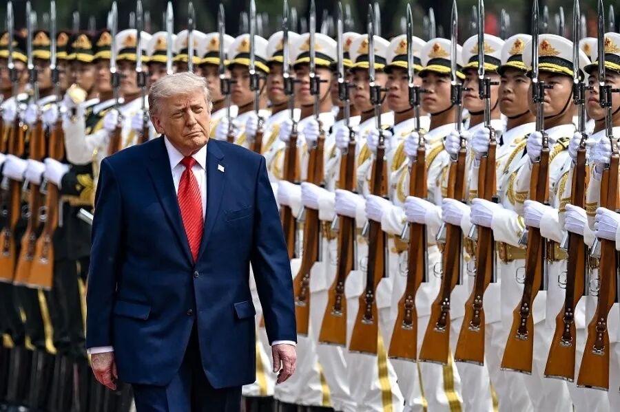 5月17日，韩国青瓦台公布消息：特朗普在返美途中与韩国总统李在明通话，“分享”中