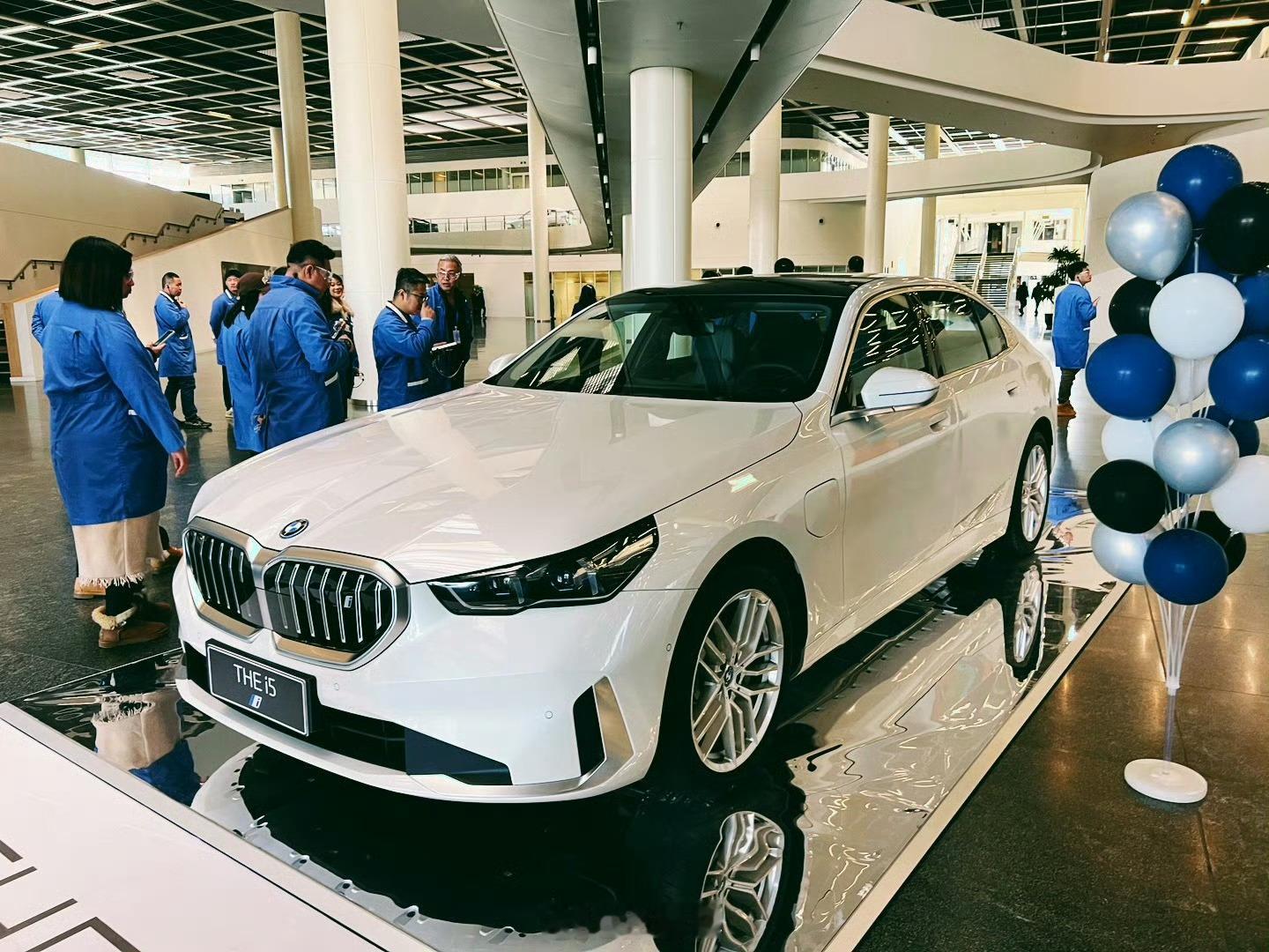 BBA集体大降价面对激烈的市场竞争，还有年轻人对新能源车从认可到青睐……国外品牌