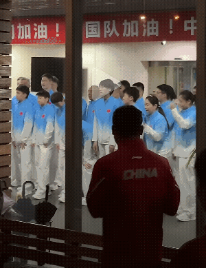 国乒抵达名古屋国乒队伍顺利抵达名古屋，正式开启本次亚运备战。队员第一时间适应场地