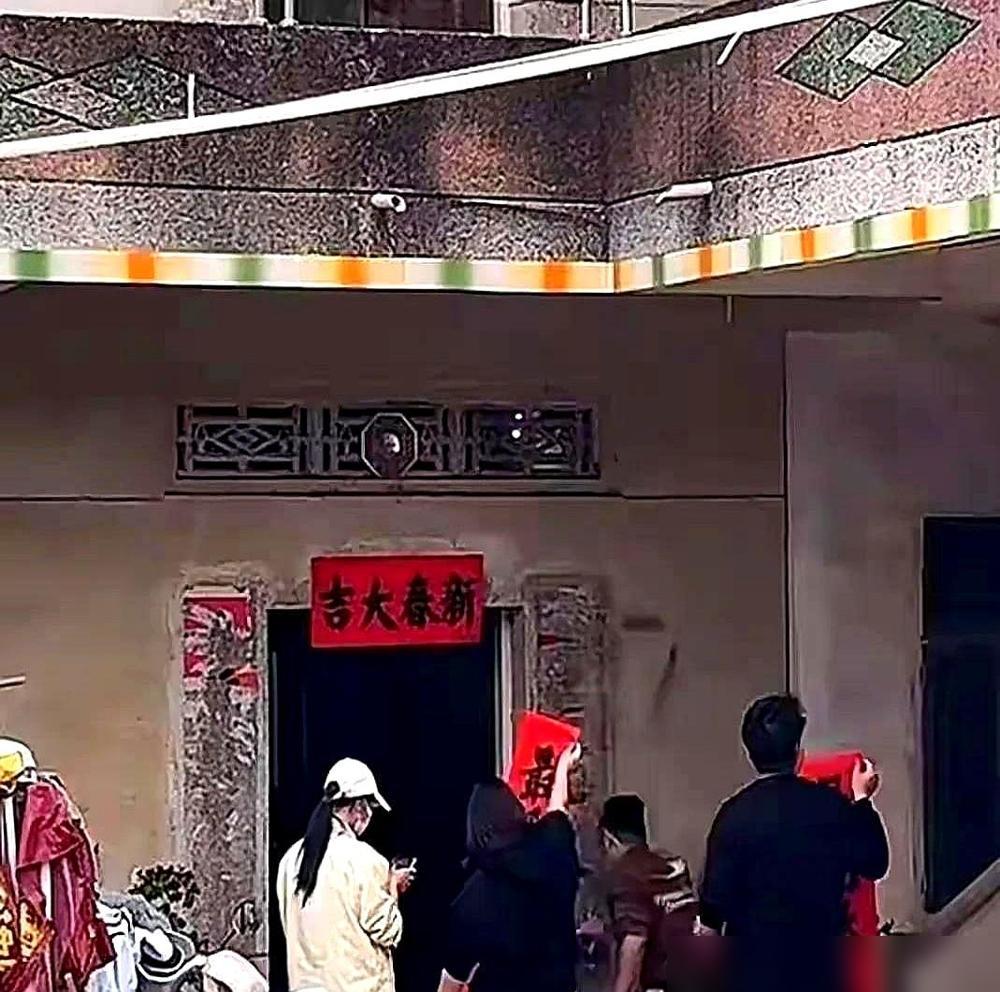 都别再心疼全红婵了，你先看看她哥一年挣多少钱。

一年带货179万单，年入估算直