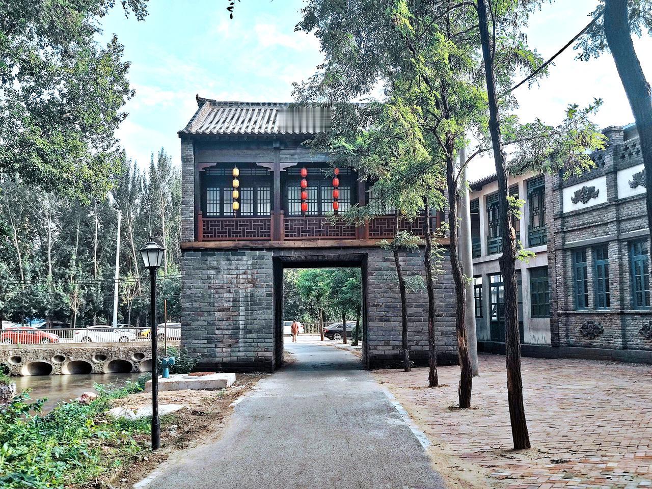 中晨电影制片厂景色选
    沈阳中晨电影制片厂，始于2020年，由旧厂房改造，