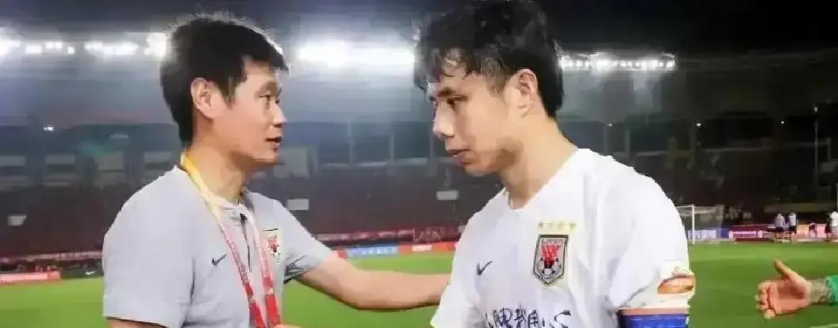 8轮丢5球，中甲最穷队冲超
 
预算2000万，别人零头。李霄鹏拿底薪，冲超奖5