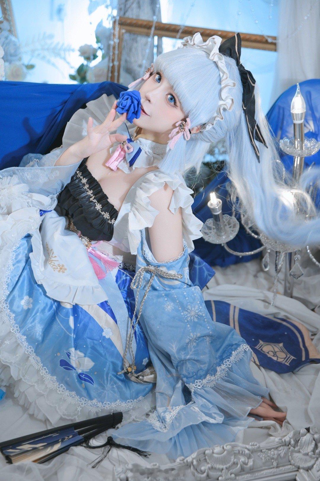 #原神[超话]##二次元云过年# 旅行者，请好好的看着我～📷是绫华女仆[汪洋海