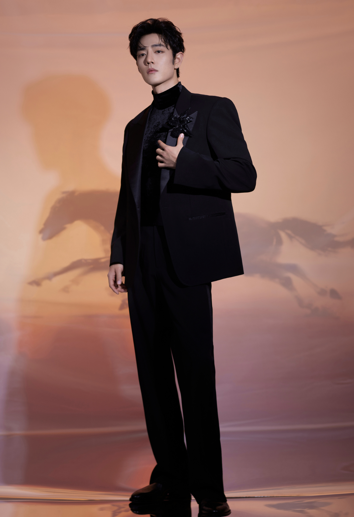 肖战古驰专属定制西服 嗯，相当帅，GUCCI有眼光 