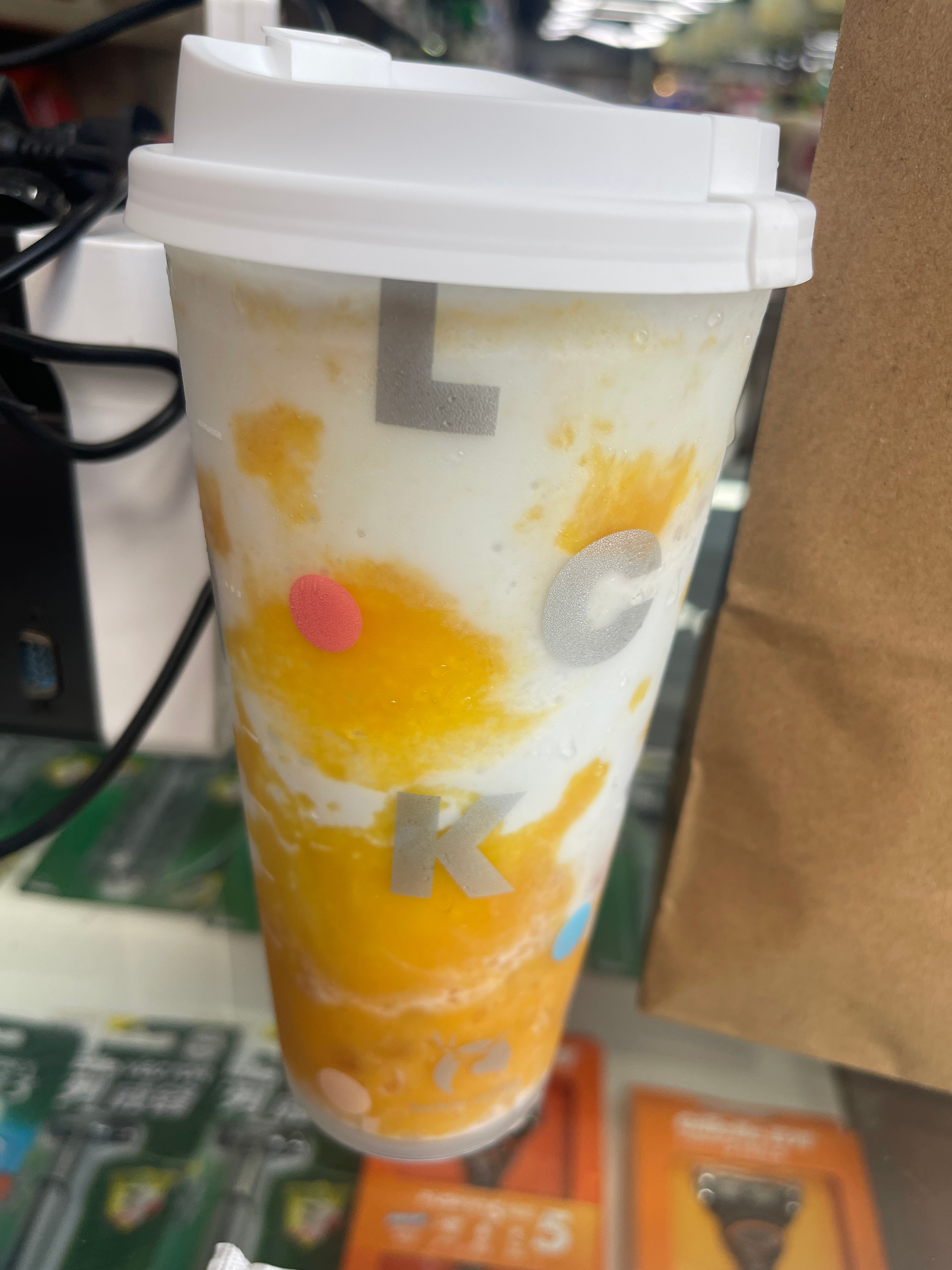 椰椰椰 又给人家点喝的了 嘿嘿