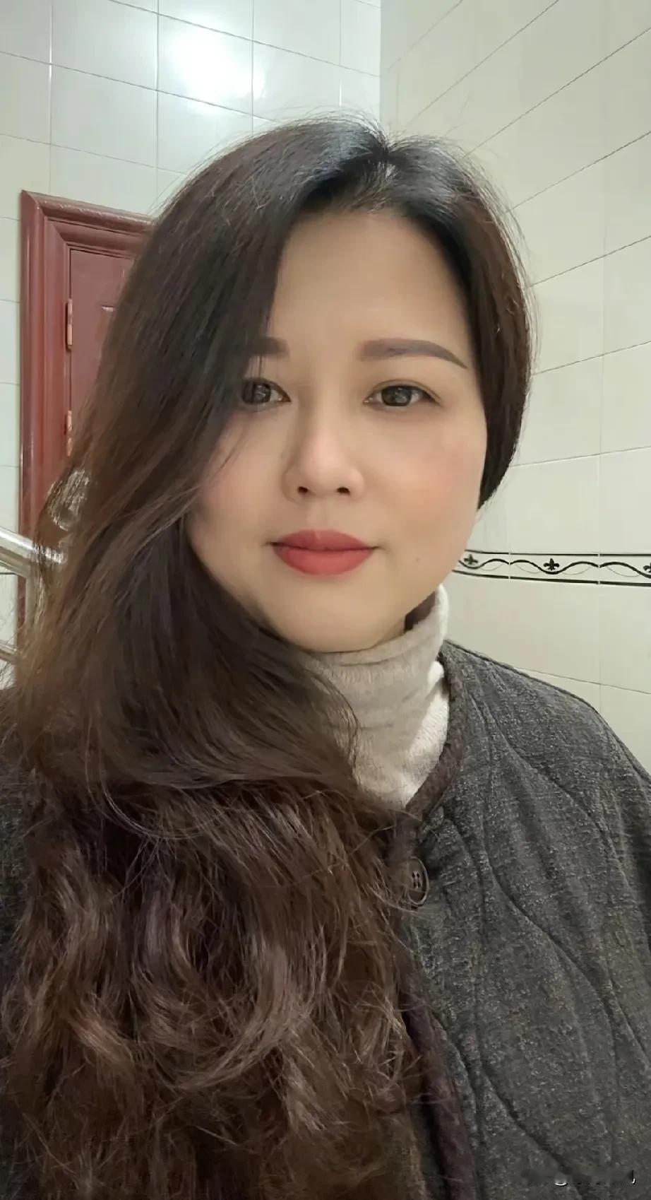 最高级的爱
是生理性喜欢
也是最本能的吸引

是藏在拥抱与亲吻里的本能
是岁月沉