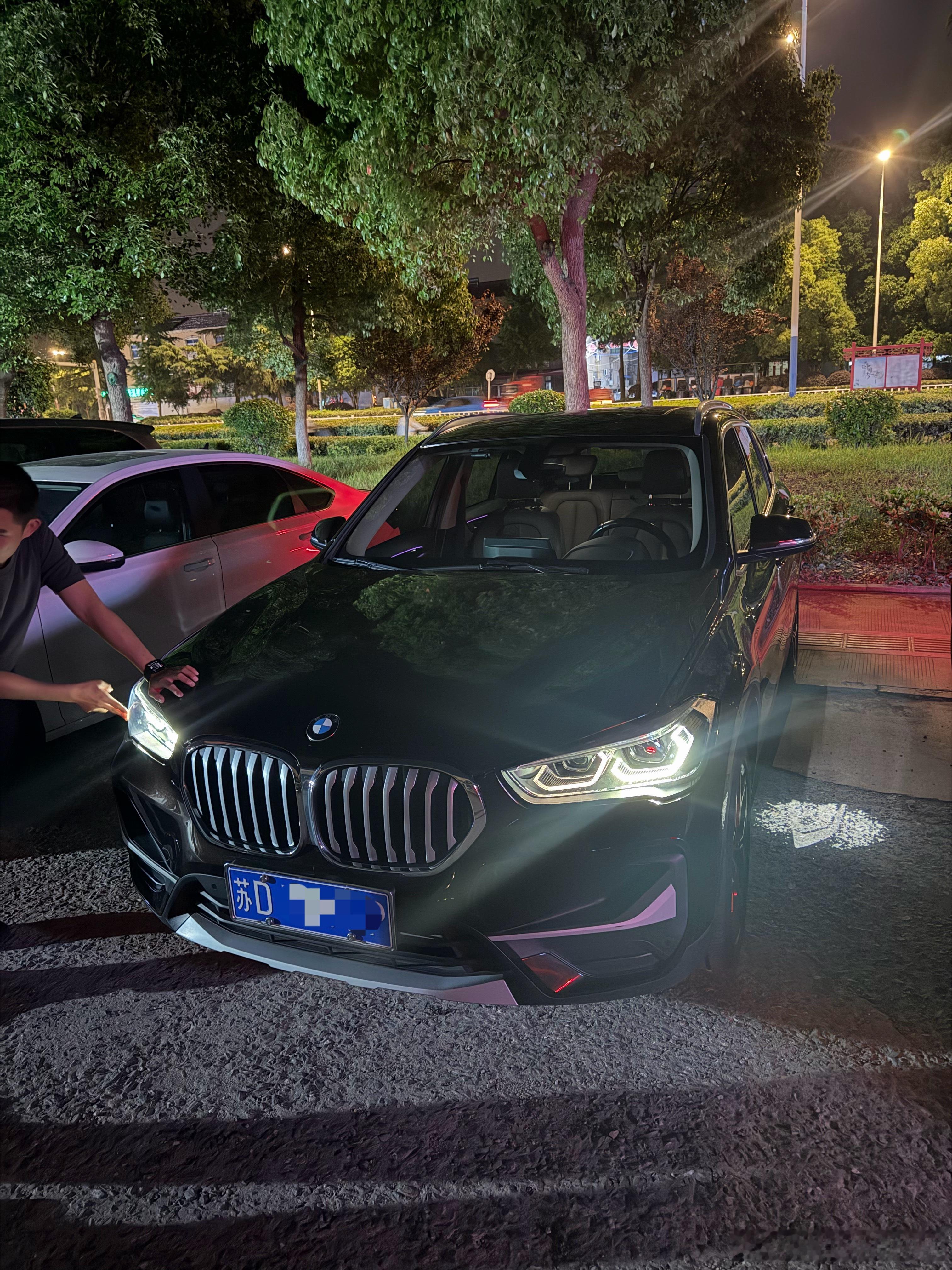深夜客户试驾，估计要置换回来一台手动马3谁想赌一赌明年的报废补贴的