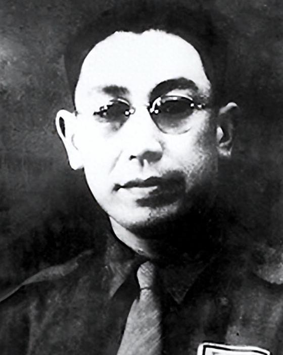 1997年，郭汝瑰因车祸去世，几天后，在追悼会上，有人从台湾寄来信件，儿子郭相操