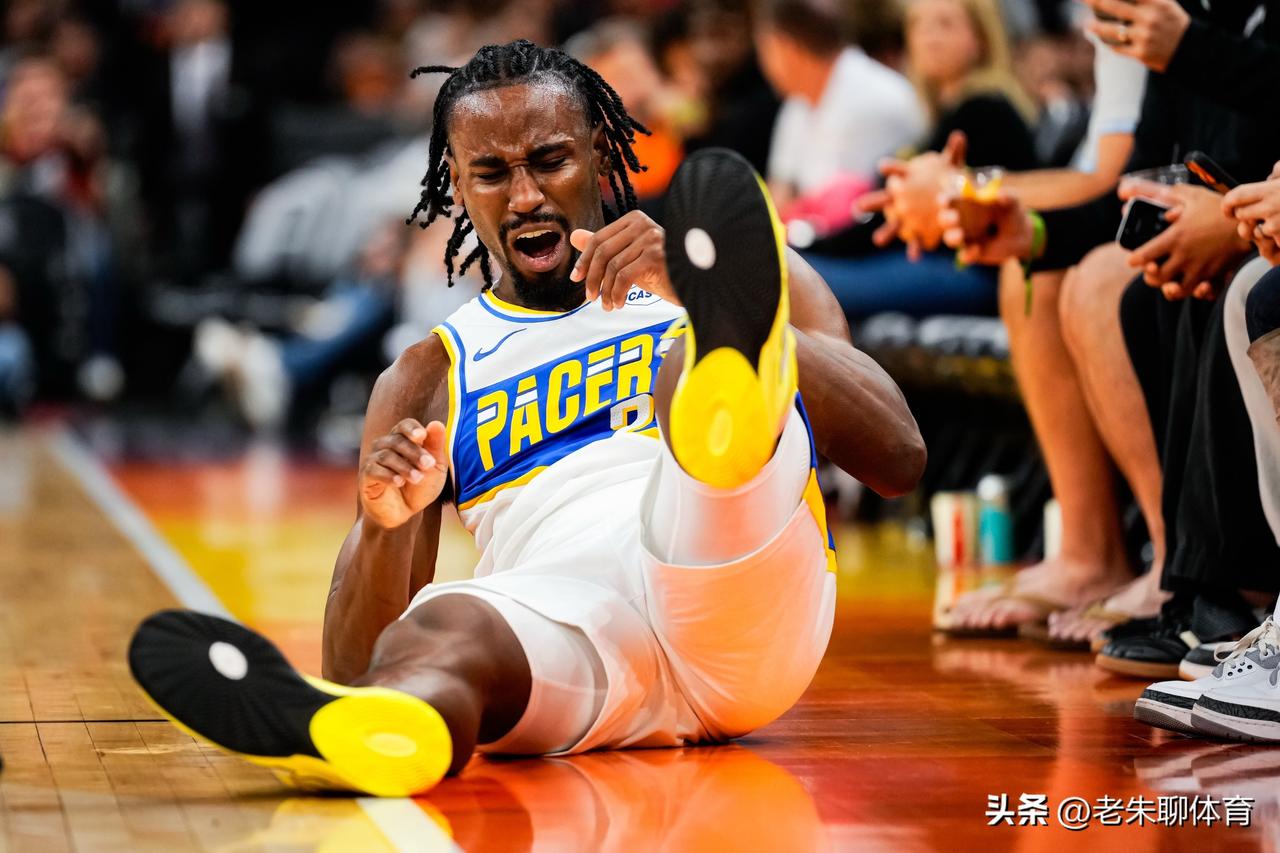 内史密斯真该好好感谢哈利伯顿！
内史密斯虽然贵为首轮秀，但是生涯前两年在凯尔特人