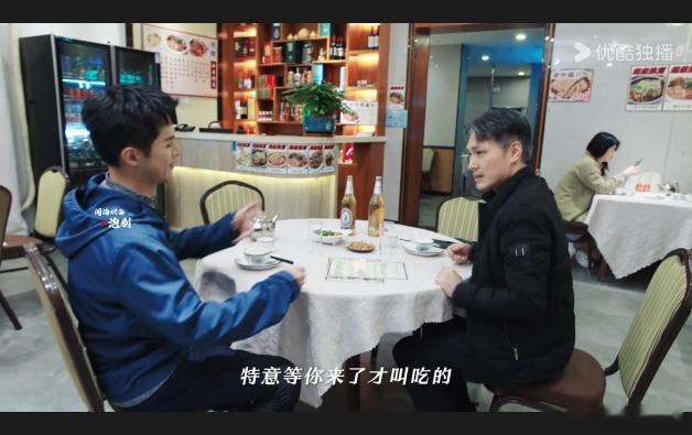 #黑色月光仇人儿子爱上我#匿名发邮件这招绝了，就盼着仇人儿子大义灭亲。余满月的计