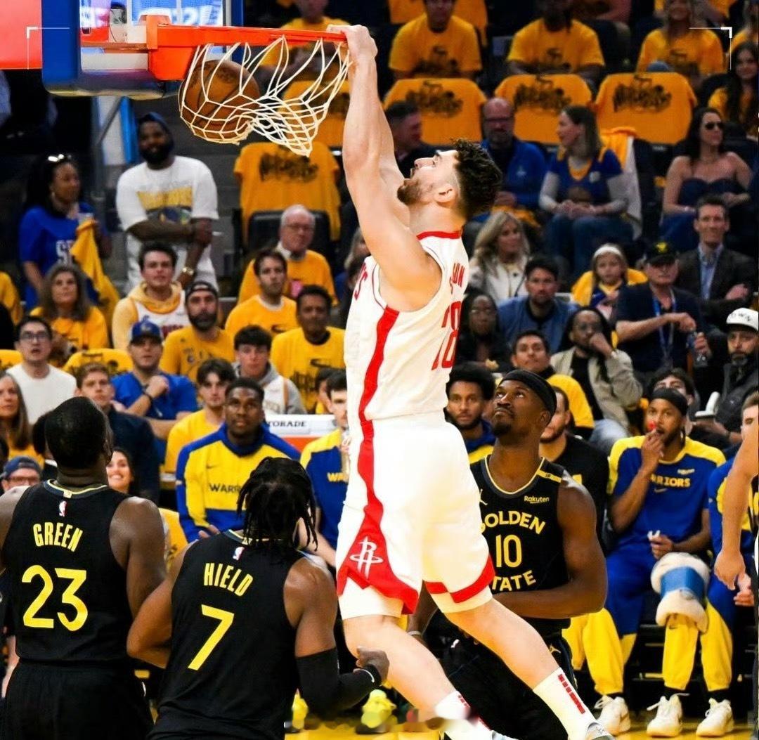 比赛预告：明日11:00，火箭客场挑战勇士，这是一场必须赢的比赛！输谁也不能输勇