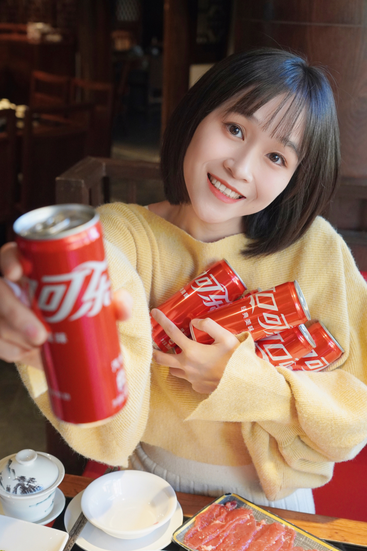 冬天和好友聚会一定少不了火锅和百搭cp可口可乐～ #此食此刻 可口可乐# 火锅和