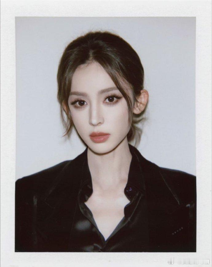 最美四张撕拉片能经得住“纸片茅台”撕拉片考验的颜值，没什么好说的，真权威好吧，鞠