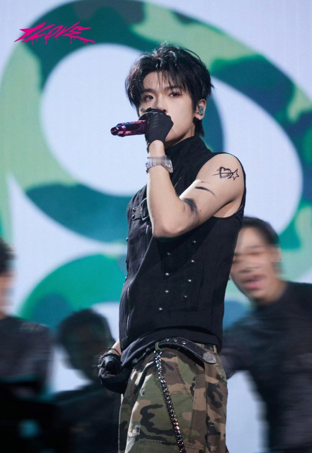 张峻豪 爱与陪伴都给你！ 期待下一场演唱会～ ​​​