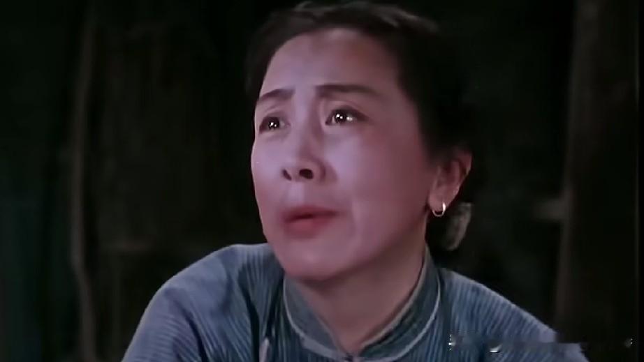 著名电影表演艺术家上官云珠，在电影《早春二月》中饰演文嫂，展现出了教科书级别的演