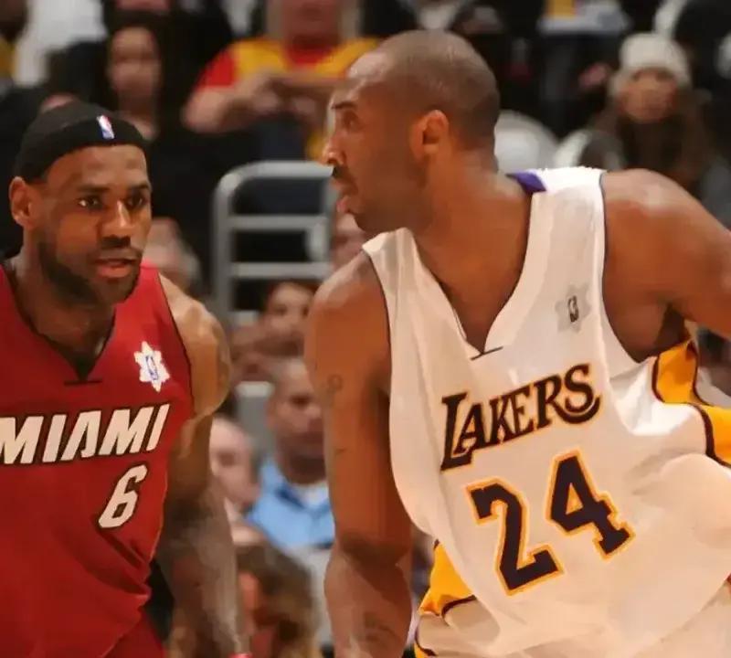 科比退役战轰下60分，詹姆斯39岁场均25分。
 
但伟大的暮年，从来不是同一道