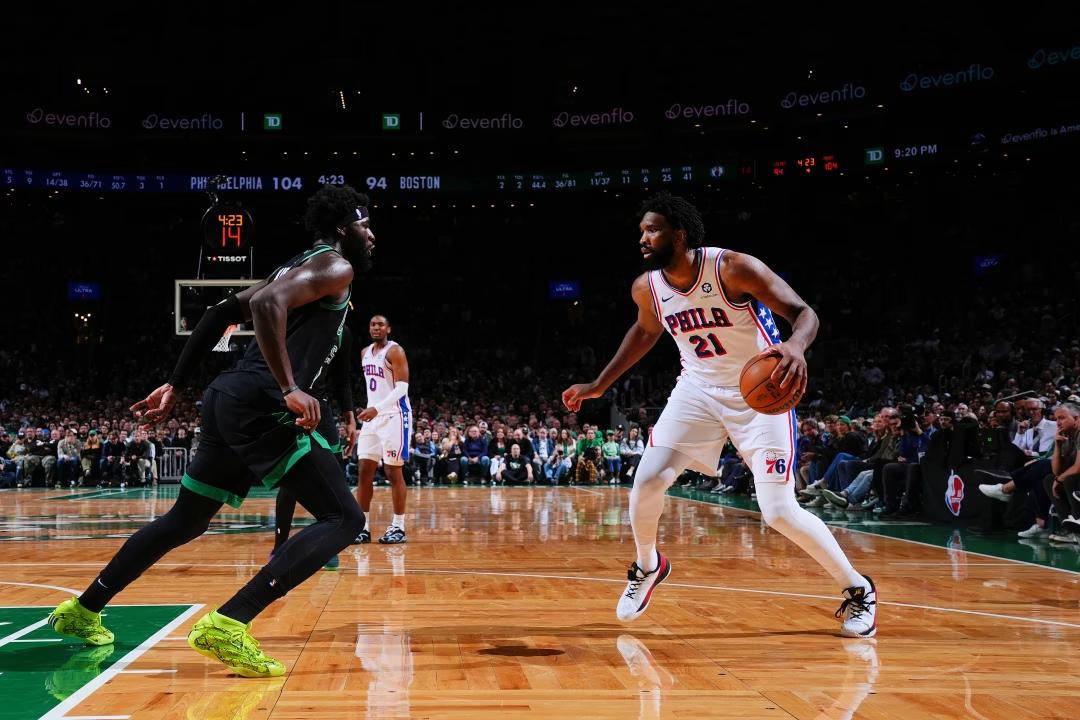 NBA今日战况激烈，多场对决精彩上演！尼克斯队的布伦森状态火热，全场23投15中