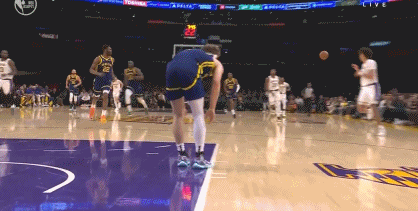 这才是好小伙[握手][握手]#金州勇士[超话]##湖勇大战# ​​​