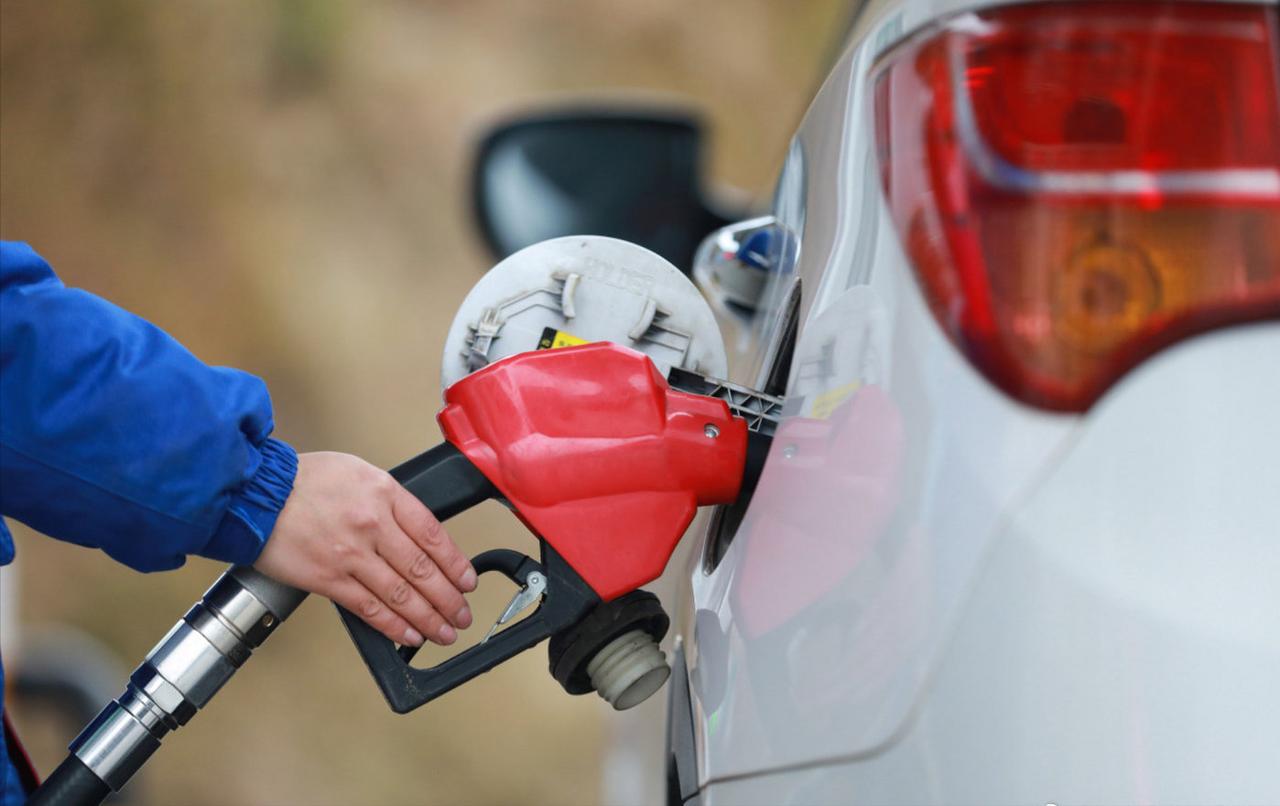 海南发布禁售纯燃油车，难道燃油车的时代真的要结束了吗？
2026年5月，中国乘用