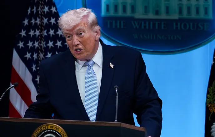 特朗普：美军将驻守伊朗边境直至协议条款得到履行
 
美国前总统称，相关部署包括军