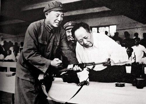1949年4月，晚春时节，罗瑞卿率领第19兵团刚刚打完太原战役，一个电报将他召至
