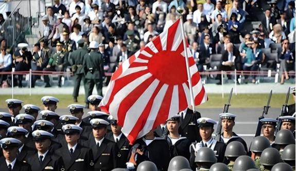 随着咱们实力越来越强大，这个国家一定会拼命的倒向美国，因为他在害怕咱们对他的“清