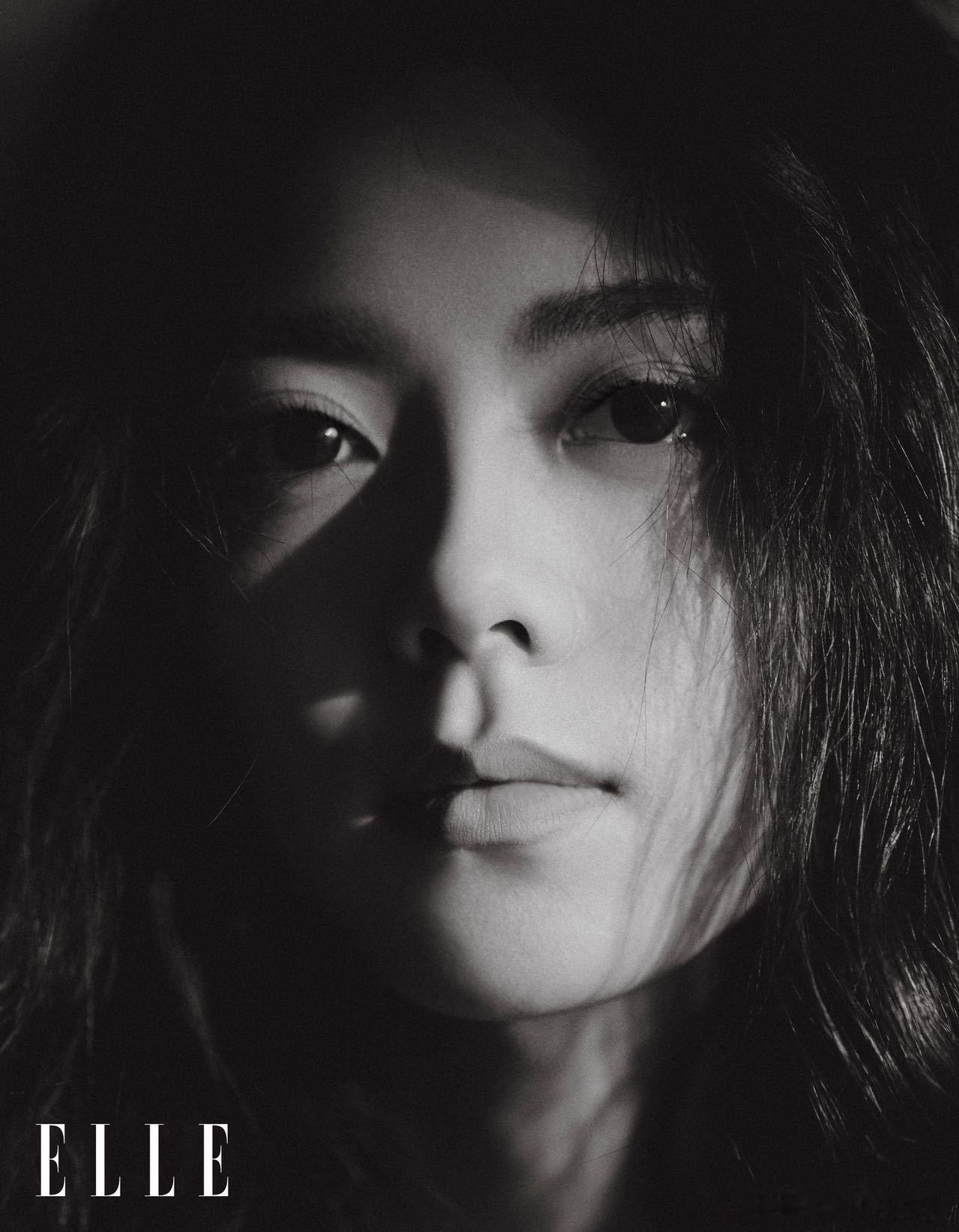 赵今麦ELLE2月刊封面  麦麦时隔一年以单人面孔第二次登封，恭喜！赵今麦ELL