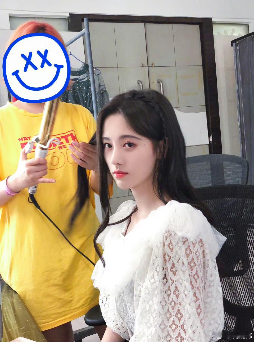 就这么萌萌的看着我鞠婧祎