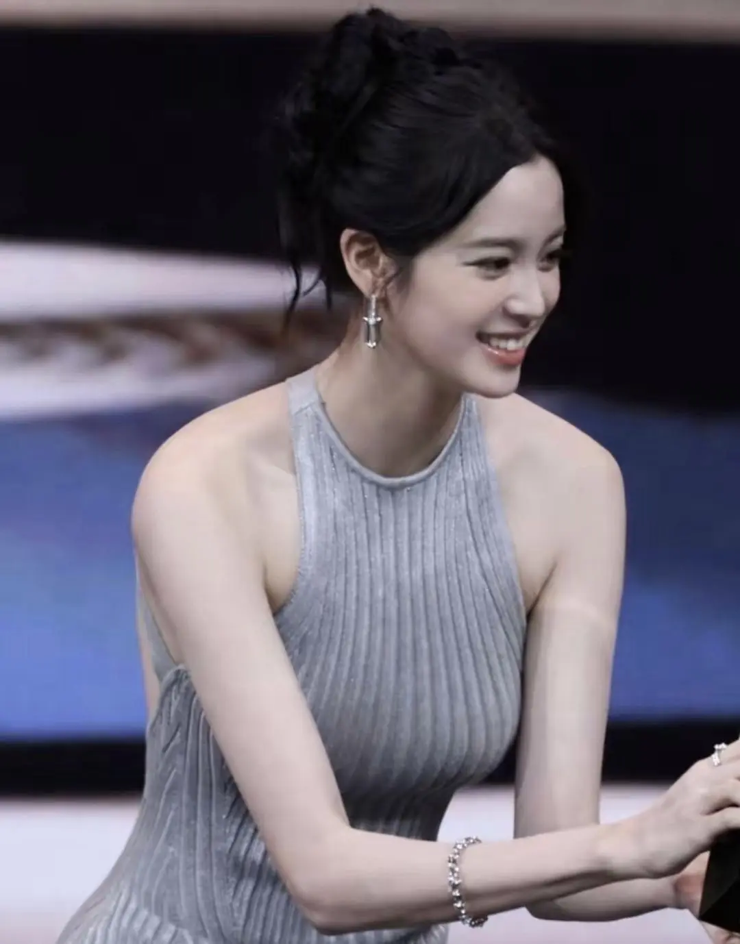 欧阳娜娜。