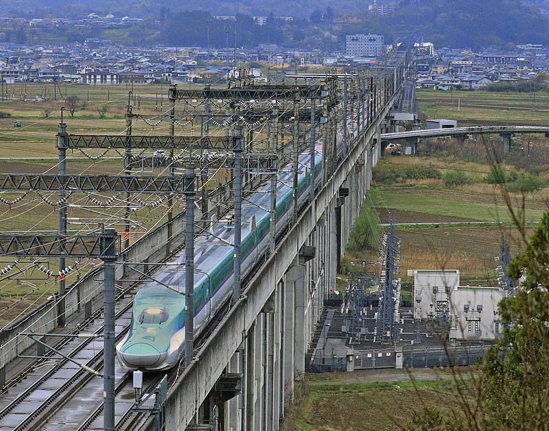 日本宫城县海域强震暴击，6.3级震动震懵全网！东北新干线秒停、全线封控，数十万旅