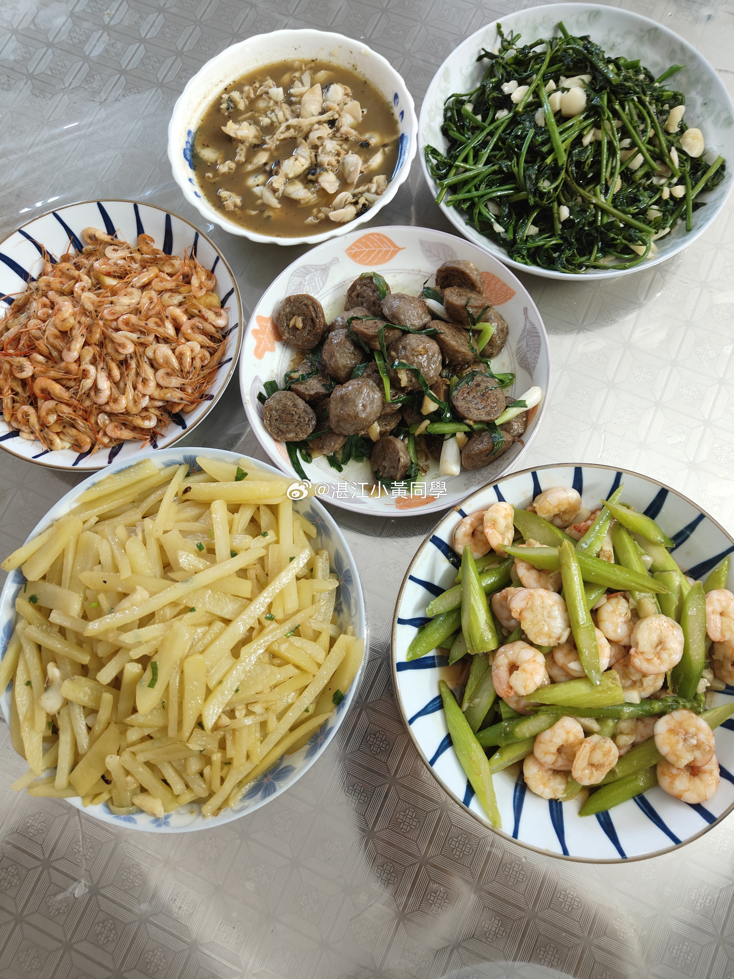 食饭，今晚的菜含虾🦐量有点高😋湛江我的美食日记我的宝藏食谱发现朋友圈没人晒旅