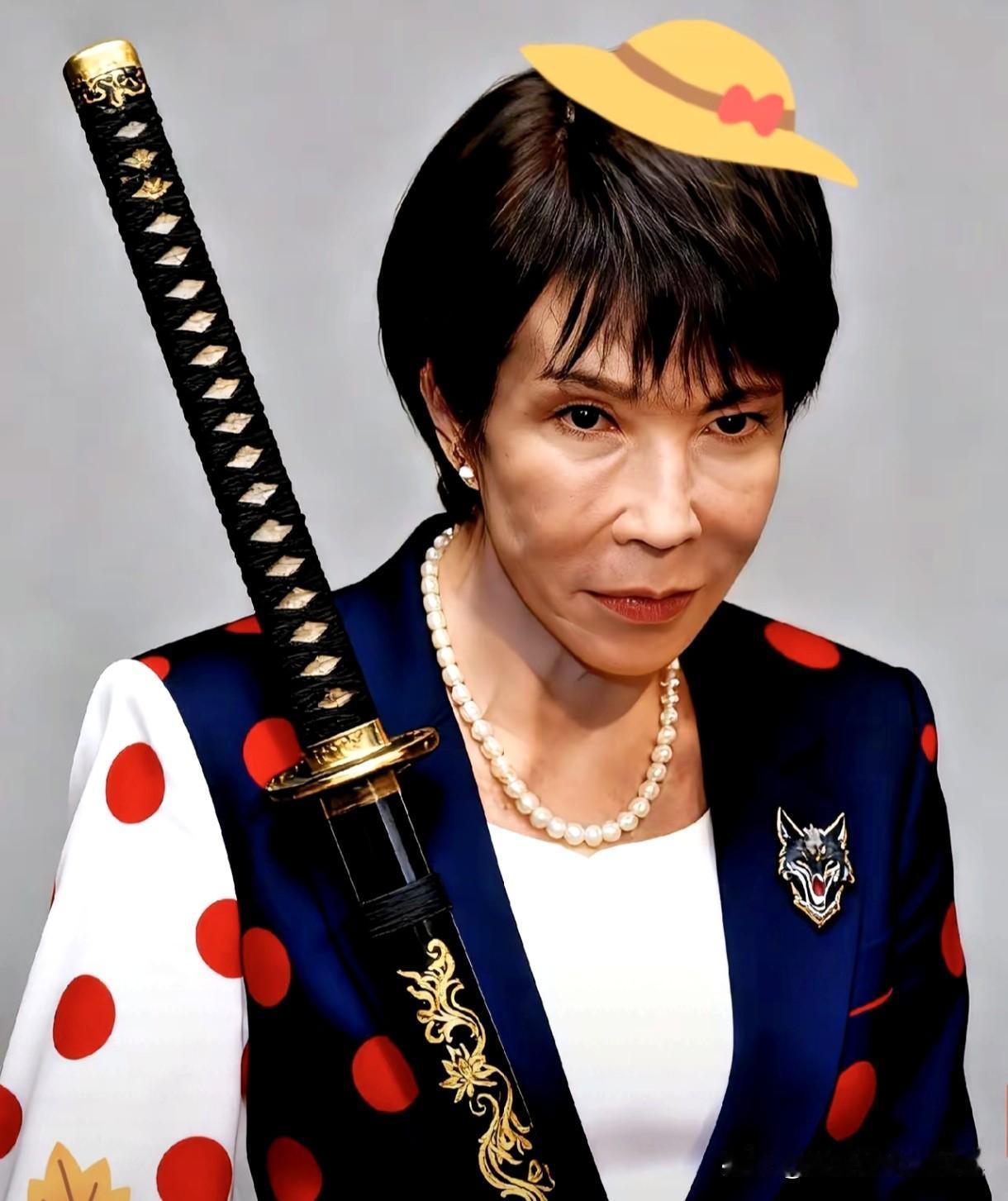 刚刚查了一下，

日本国会大楼大厅，出现了令人震惊的一幕：高举“拒绝成为战争前线