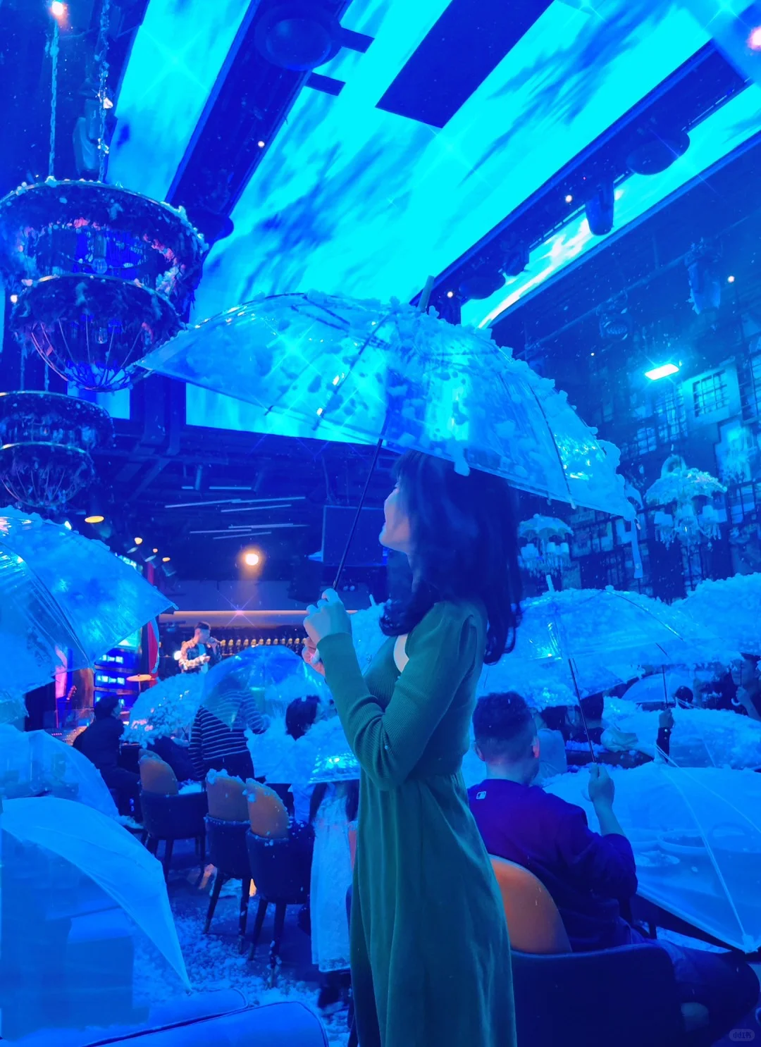 北京❄️会下雪的餐吧🍻是什么顶级浪漫呀💕