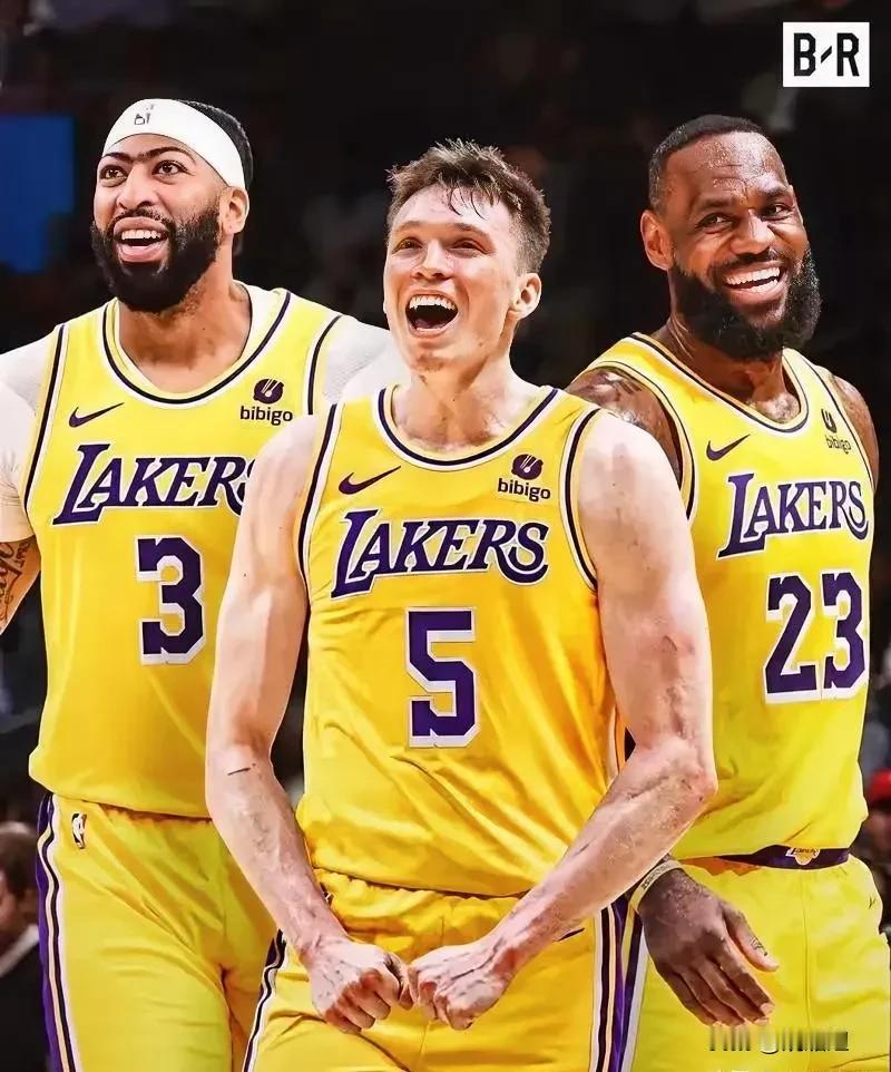 里程悲！洛杉矶湖人队132-134憾负老鹰队，来看看球员得分情况，数据和正负值告