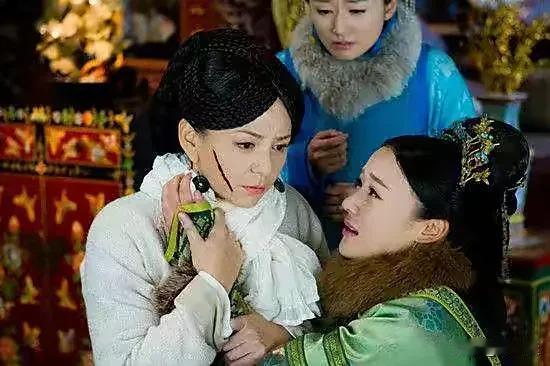 1635年，努尔哈赤的嫡女莽古济被弟弟皇太极安排凌迟处死。押赴刑场后，皇太极下令