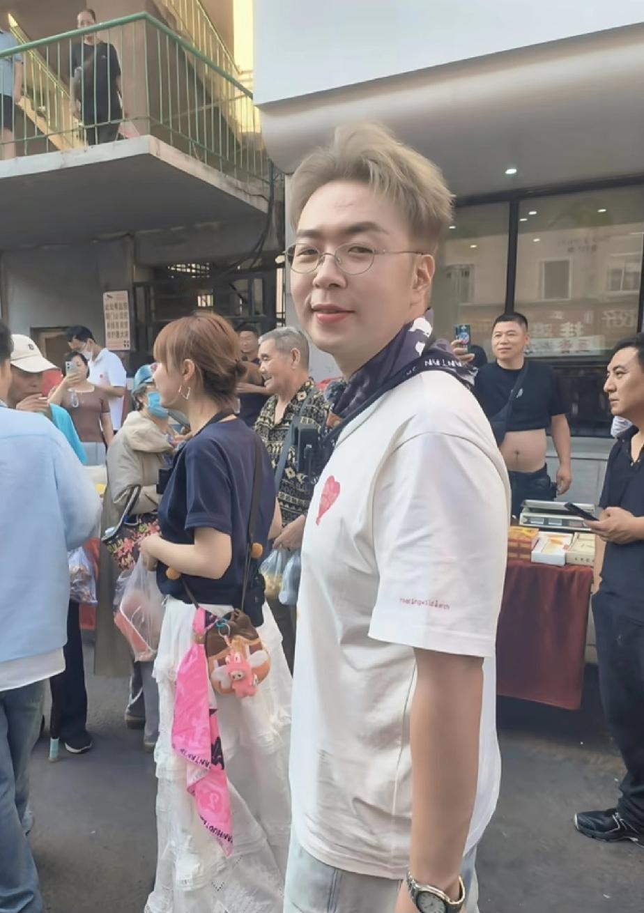如何用两个字形容现在的杜海涛？
精致！
没错，谁也想不到曾经海涛还有这么一面，以