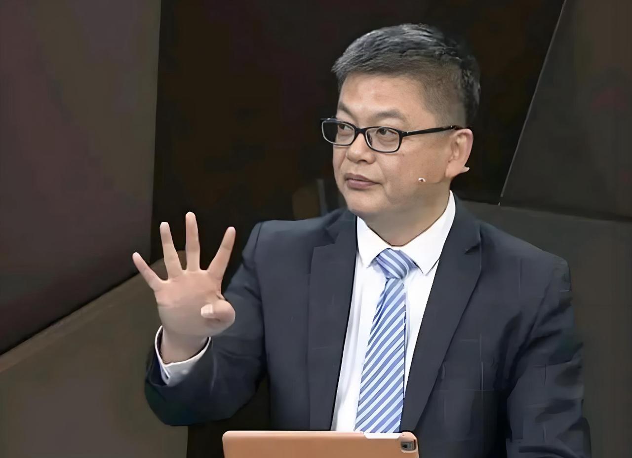 苏群：网暴宫鲁鸣的，快点排队道歉！
本届女篮世界杯，中国女篮的表现，可以说是跌宕